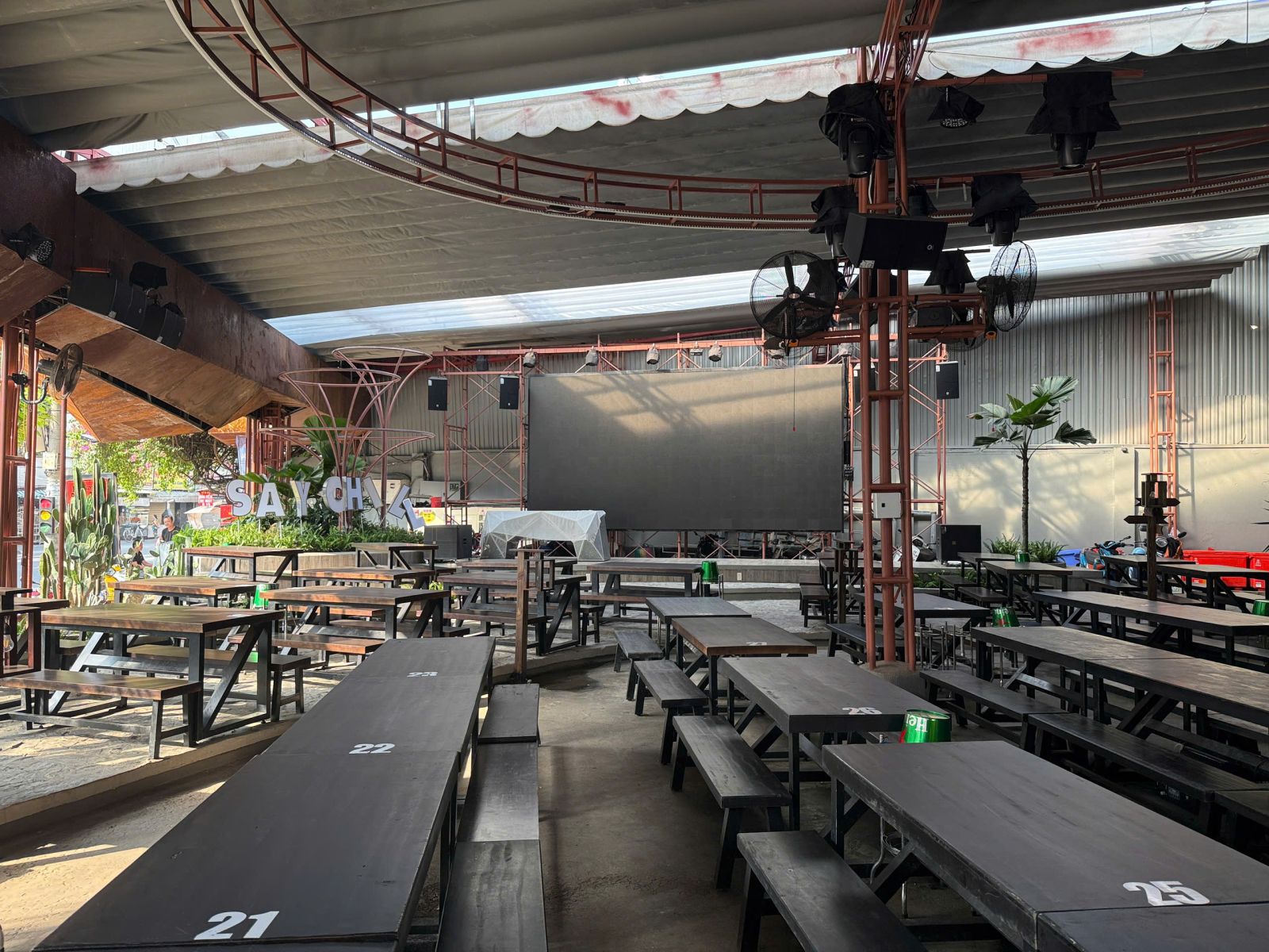 Lắp đặt Màn hình LED Quán nhậu