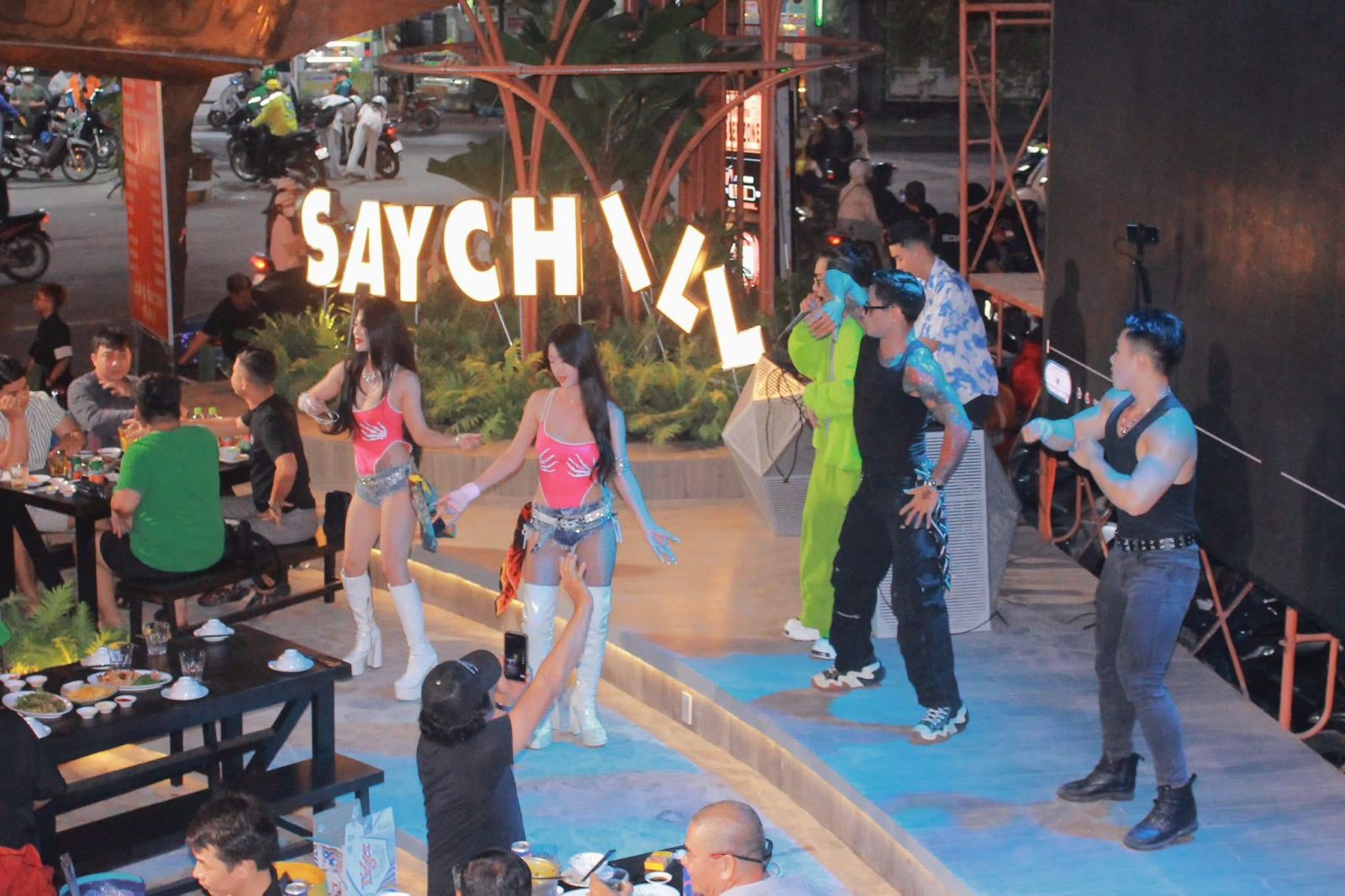 Lắp đặt Màn hình LED Quán nhậu