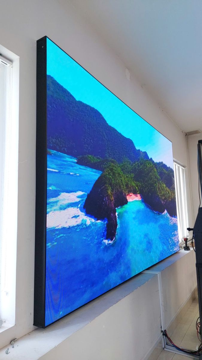 Lắp Đặt Màn Hình LED Phòng Họp