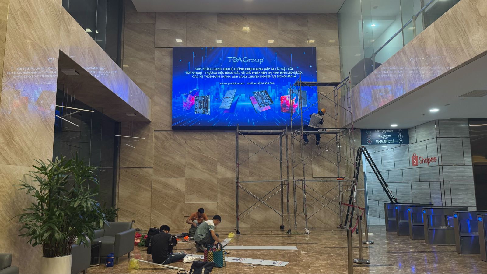 Màn hình LED toà nhà