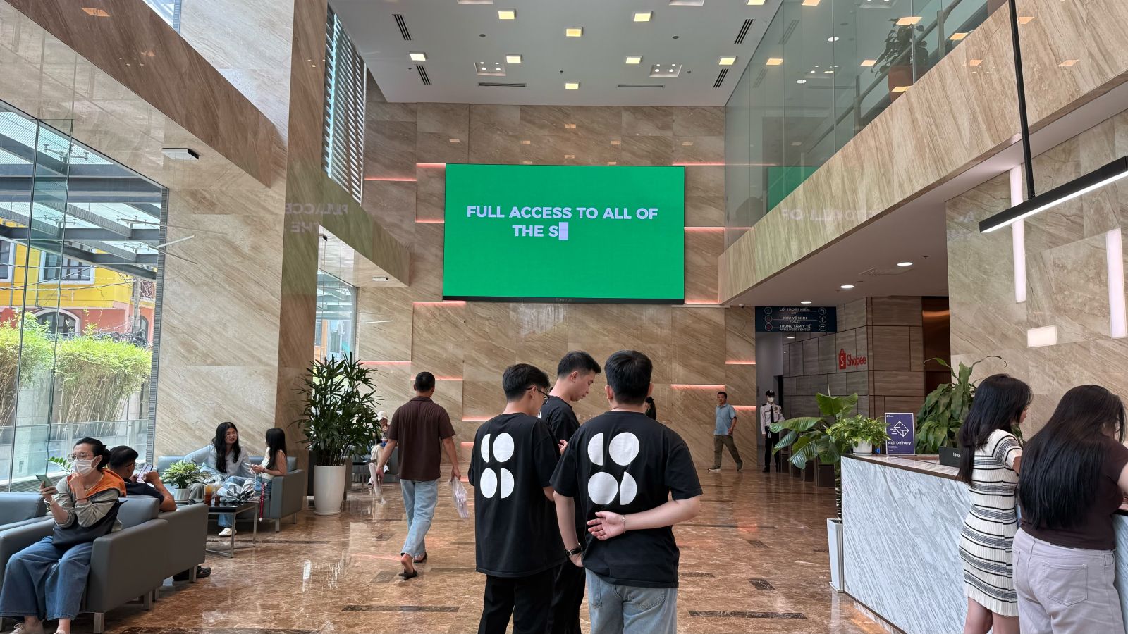Màn hình LED toà nhà