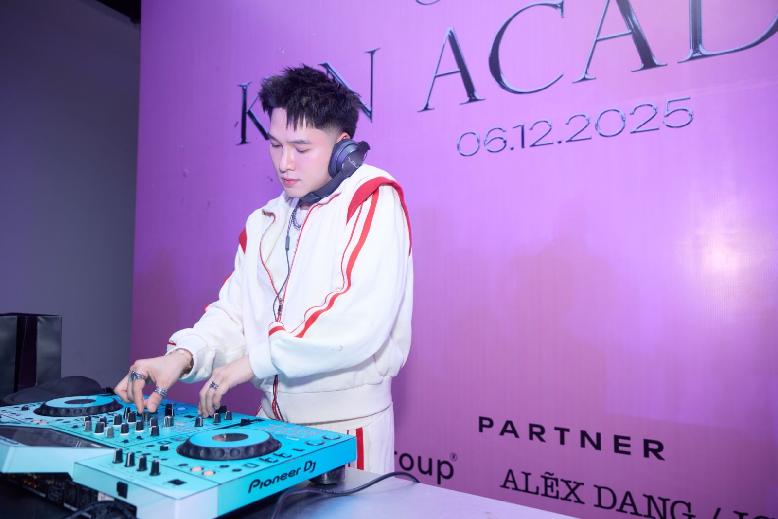 lắp đặt màn hình LED Ken Academy