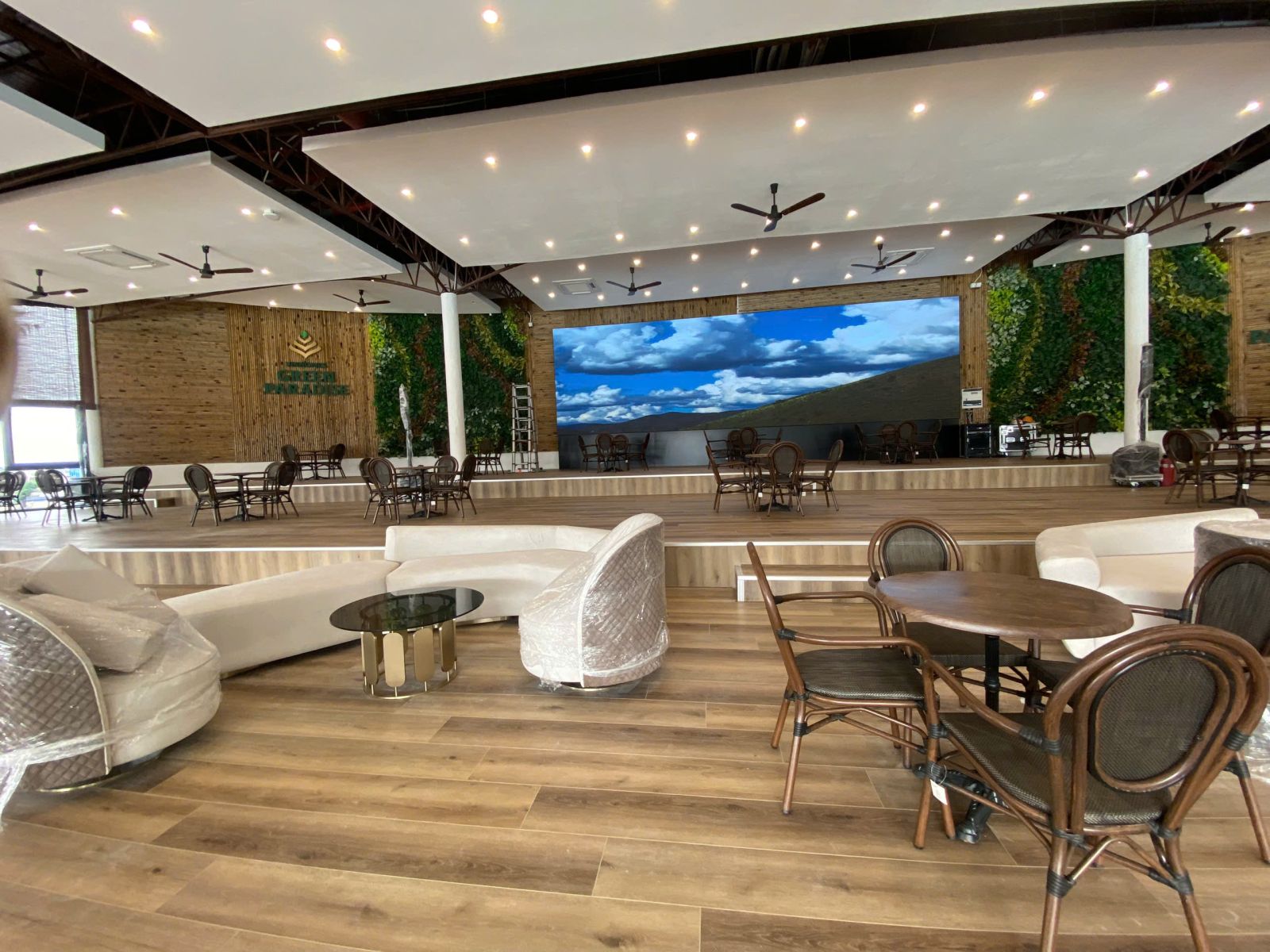 Lắp Đặt Màn Hình LED Cần Giờ