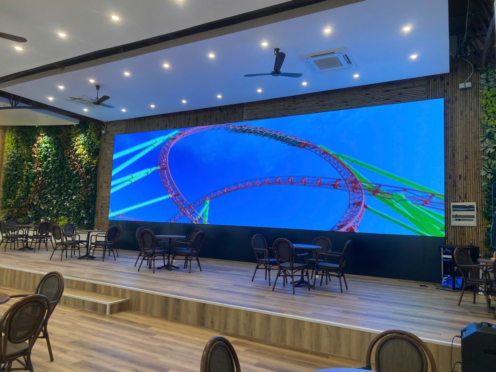 Lắp Đặt Màn Hình LED Cần Giờ