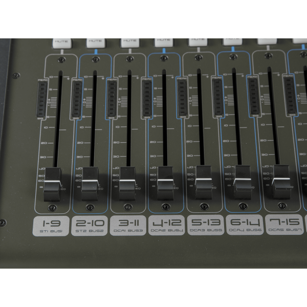Digitrack 18 Digital Mixing Console